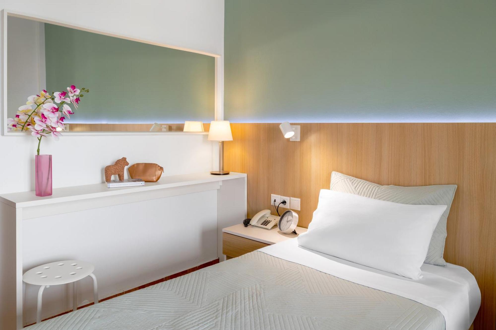 Athos Guest House Pansion Ouranoupoli Exterior photo