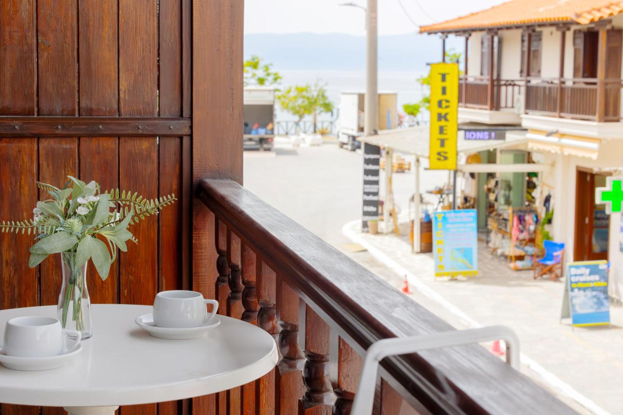 Athos Guest House Pansion Ouranoupoli Exterior photo